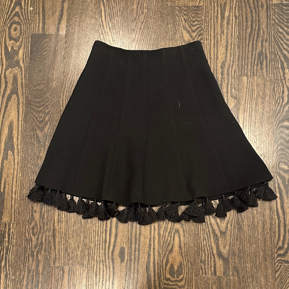 Club Monaco Elegant Black Tassel Skirt in amazing condition - Picture 2 of 8